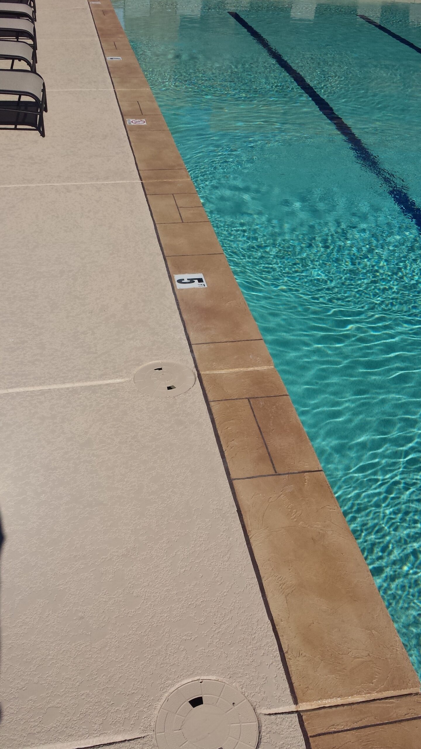 10_heavy_traffic_texured_pool_decks_for_water_parks