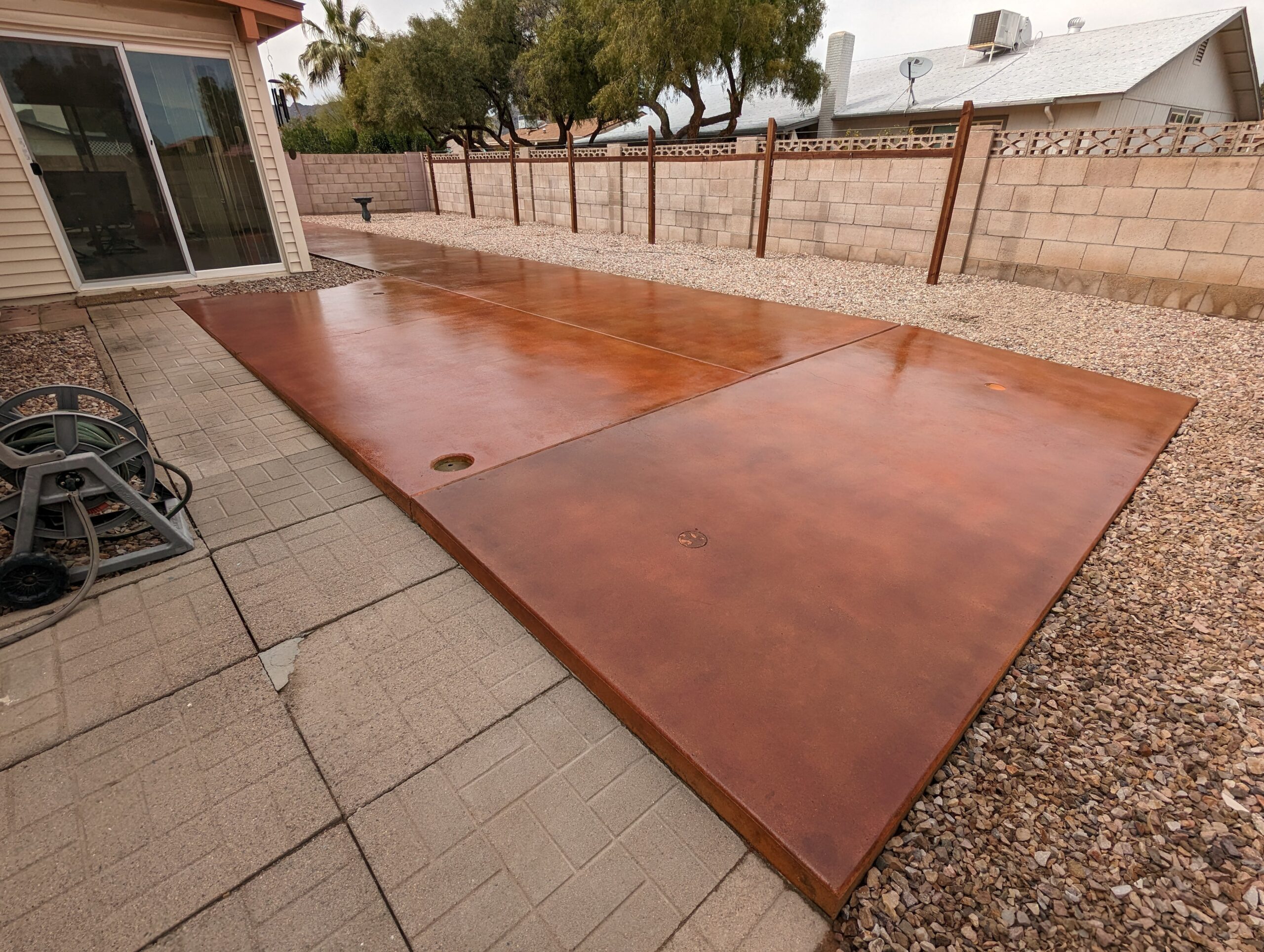 4_sealing_and_protecting_stained_concrete_patios-min