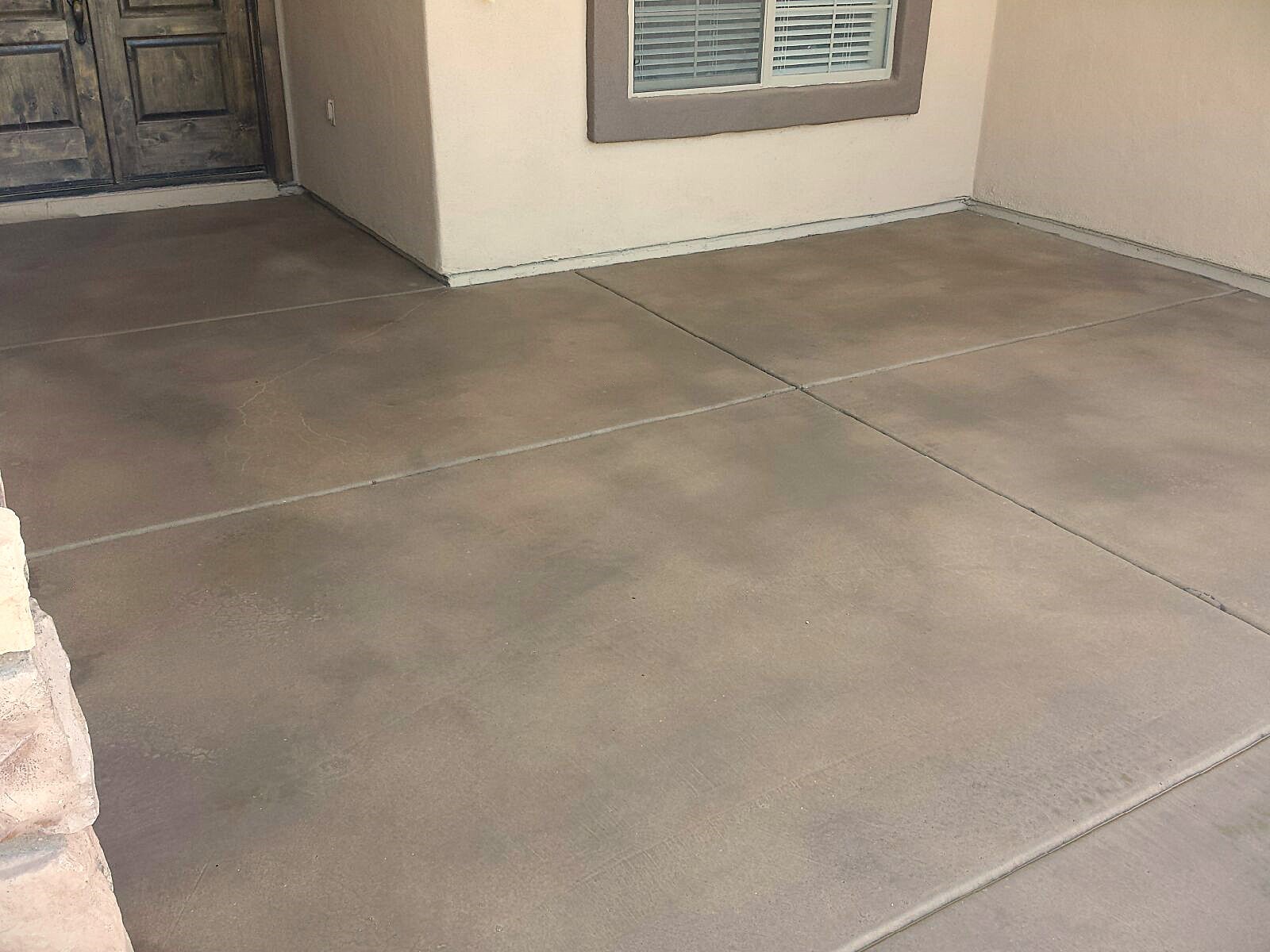 5_low_maintenance_stained_concrete_for_outdoor_patios