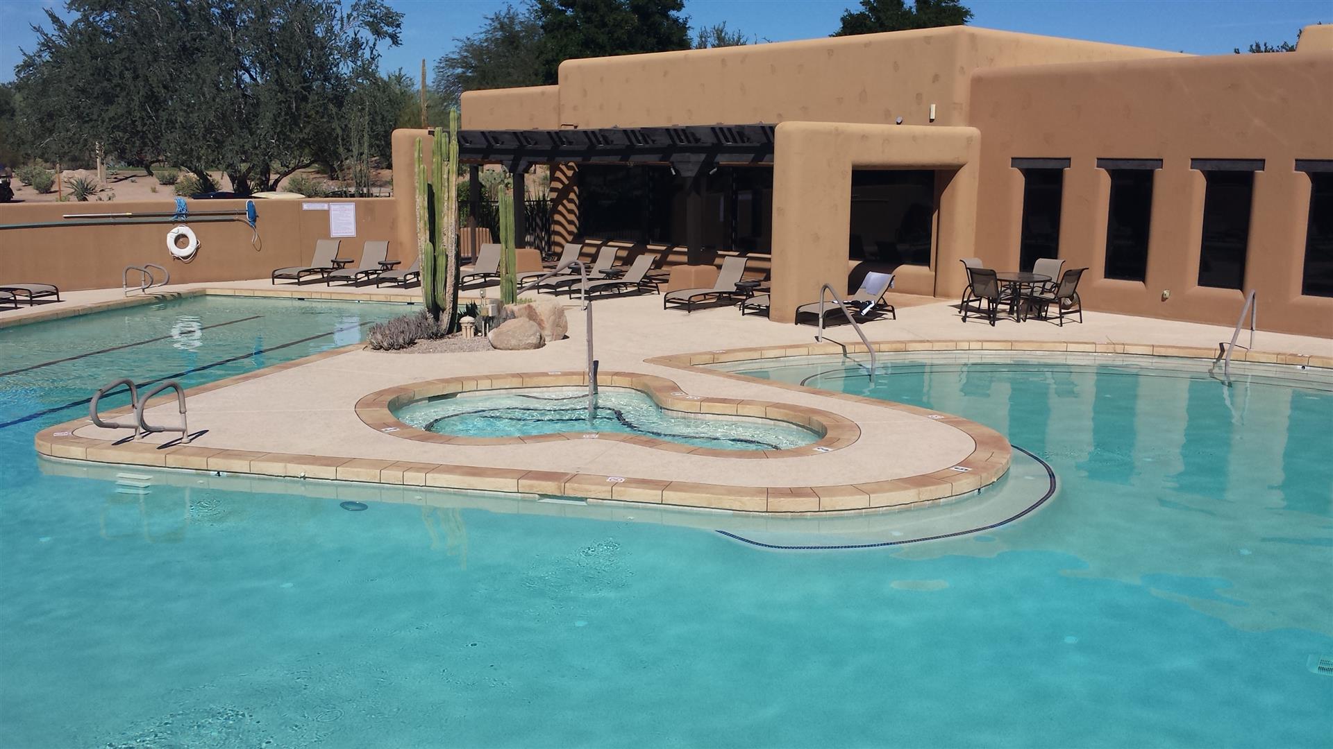 6_textured_concrete_pool_deck_for_hotels_and_resorts