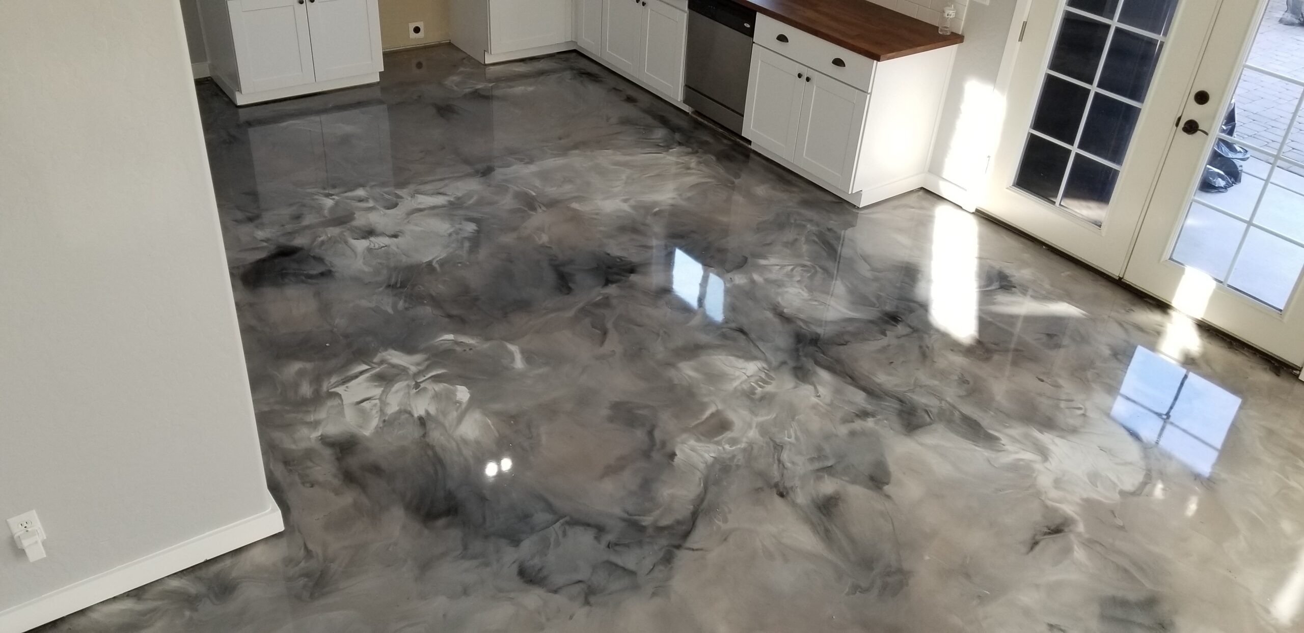 7. swirl pattern metallic epoxy