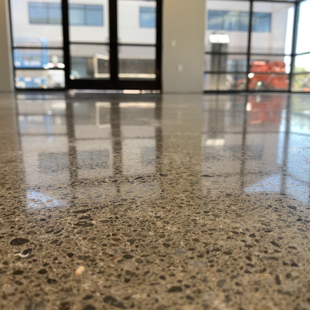 7_retail_space_epoxy_flooring